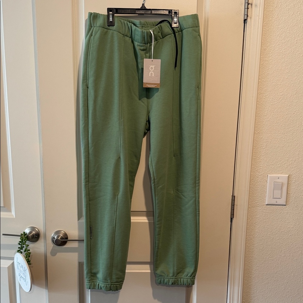 ON Men's Green Joggers